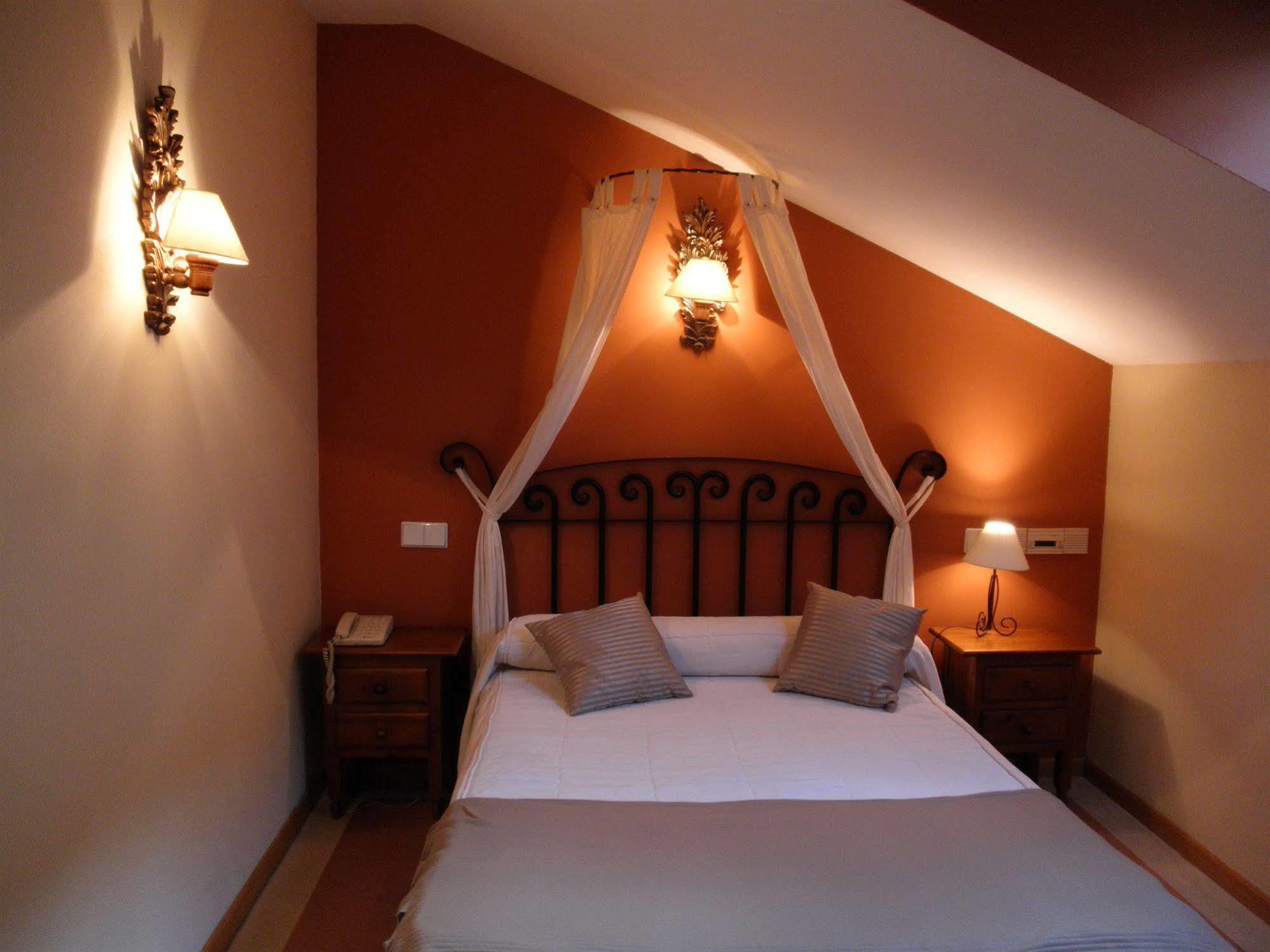 Hotel Arco San Vicente Ávila Extérieur photo
